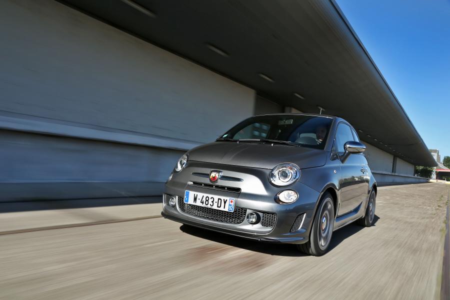  Abarth 595 Competizione 2011 года  (фото 32 из 32)